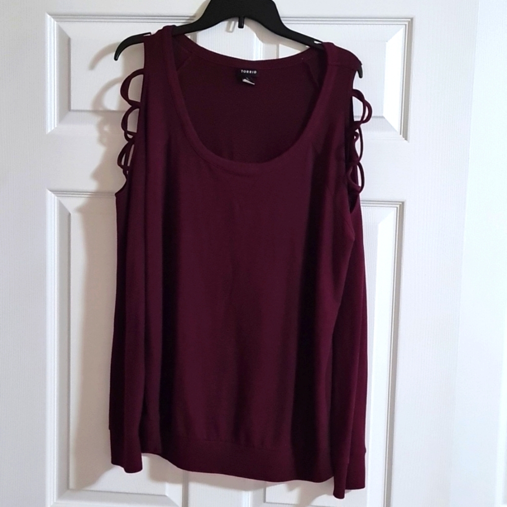 Torrid ladies burgundy sweatshirt